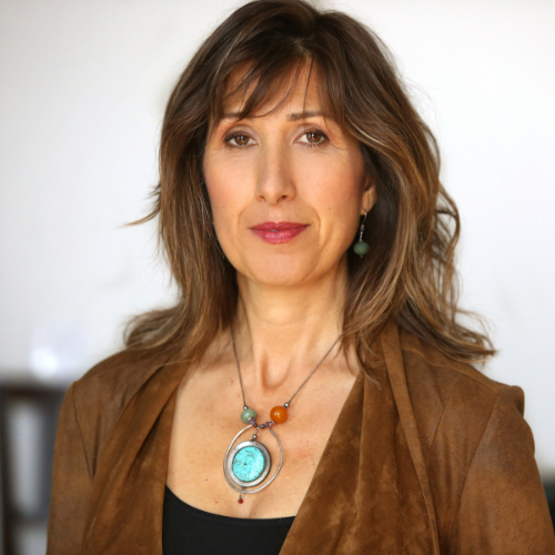 She Learned to Read People at a Flea Market. Now She's Teaching Leaders How to Listen.